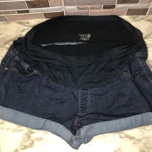 (Sold) Maternity Shorts Size 2XL (20)